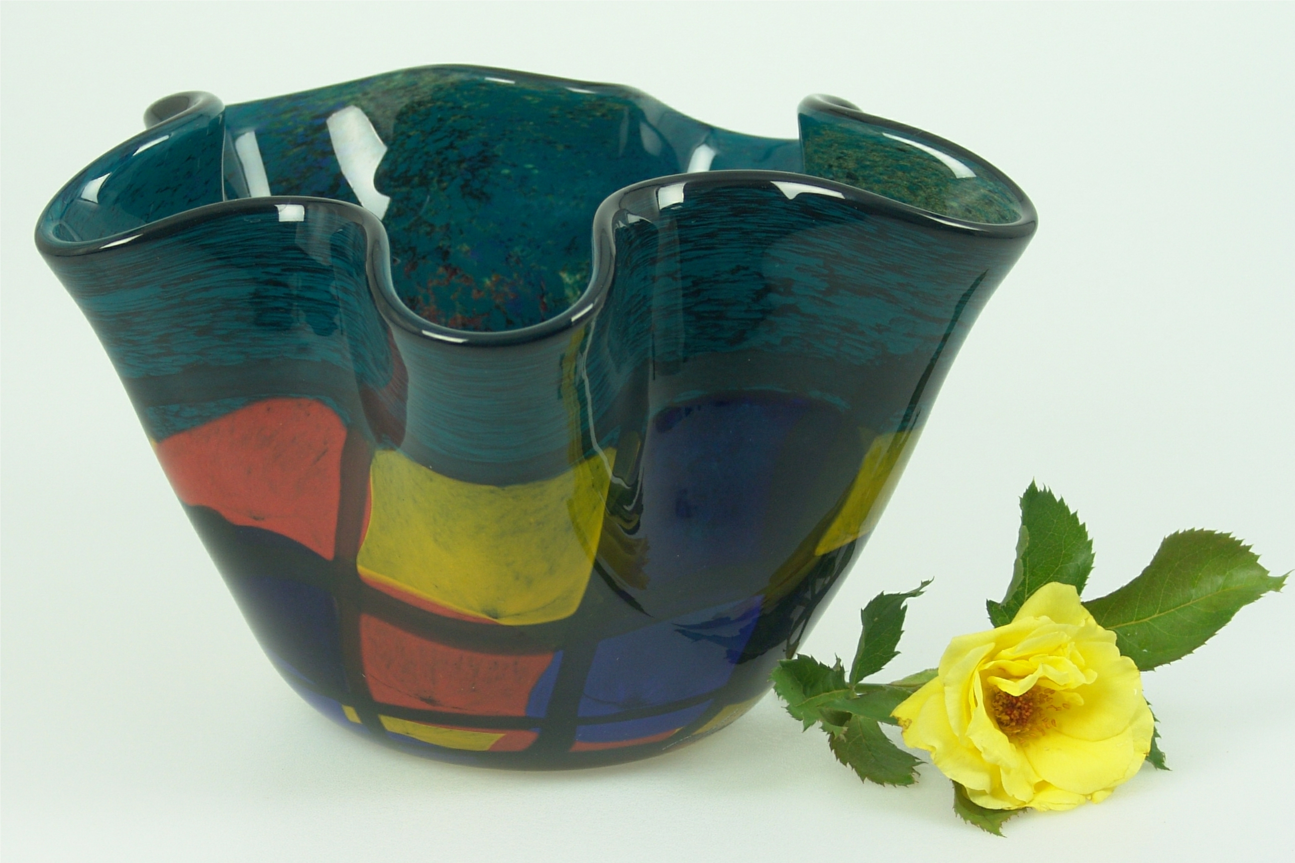 Mosaic Wavy Vase HEUREKA!